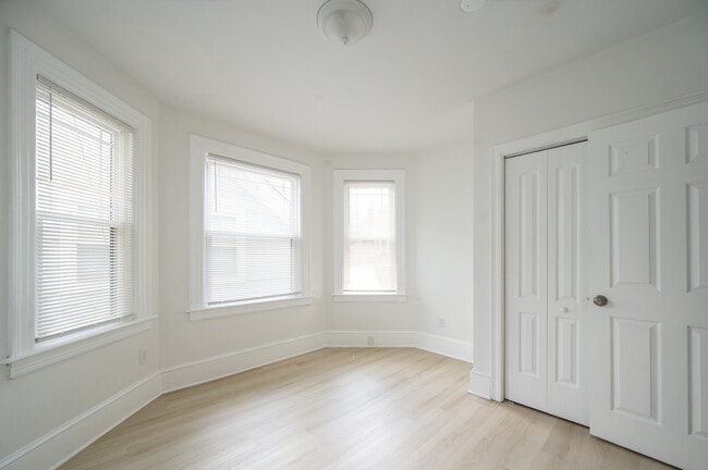 Building Photo - Elmgrove Ave