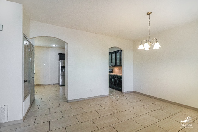 Building Photo - 3204 Merry Mdw