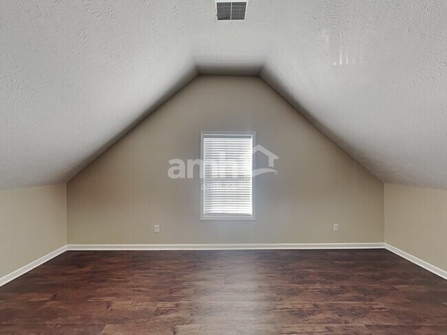 Building Photo - 3414 Leslie Ln