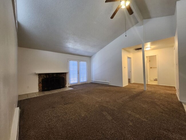 Building Photo - 677 E Clarion Dr