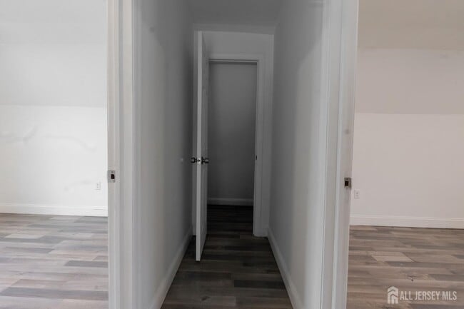 Building Photo - 410 Chadwick Ave