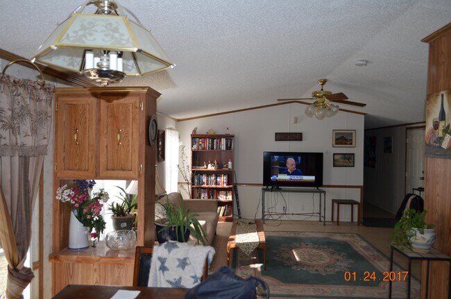 Building Photo - 805 S Weatherford St