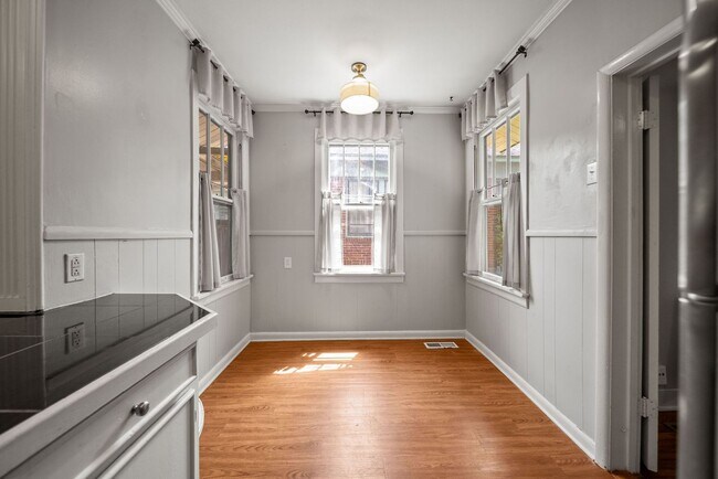 Building Photo - 5110 Lee Ave