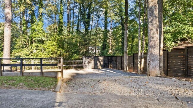 Building Photo - 2676 Cottonwood Dr