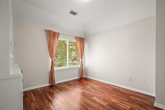 Building Photo - 6612 Casimir Cove