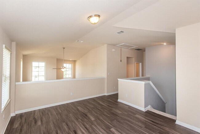 Building Photo - 8113 Rosano St
