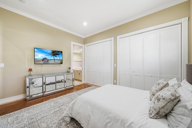 Building Photo - 10270 SW 58th St