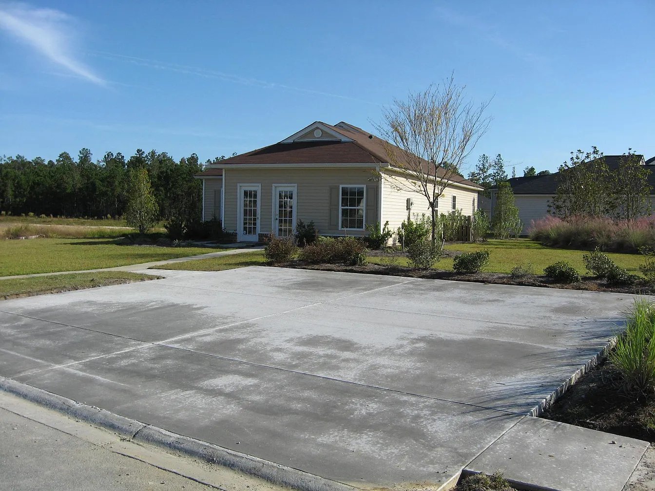 Building Photo - 1 Twin Oaks Pl