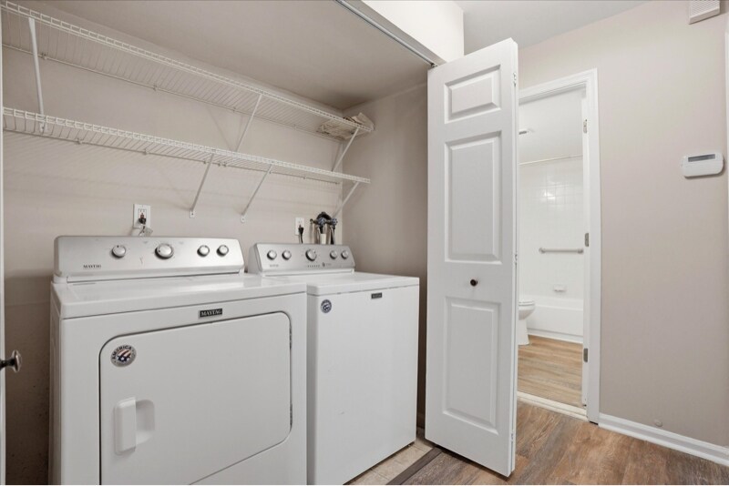 Building Photo - 4546 Rosemarie Dr