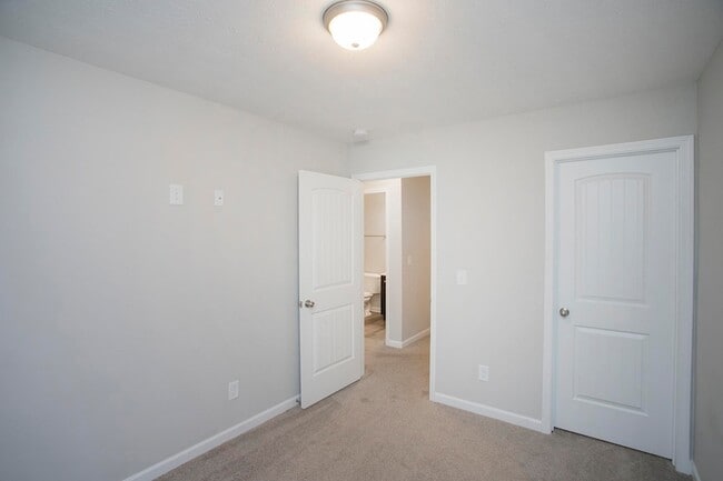 Building Photo - 429 Rick Mccormick Dr