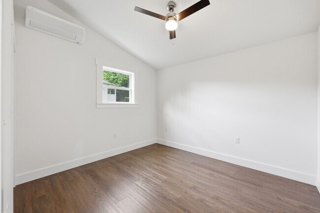 Building Photo - 170 Kearneysville Pike