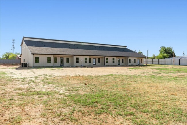 Building Photo - 1001 Agua Escondida Ct