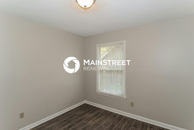 Building Photo - 4 Bedroom Pet-Friendly Home in Cordova, TN with Main Street Renewal