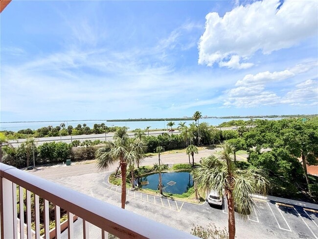 Building Photo - 7430 Sunshine Skyway Ln S