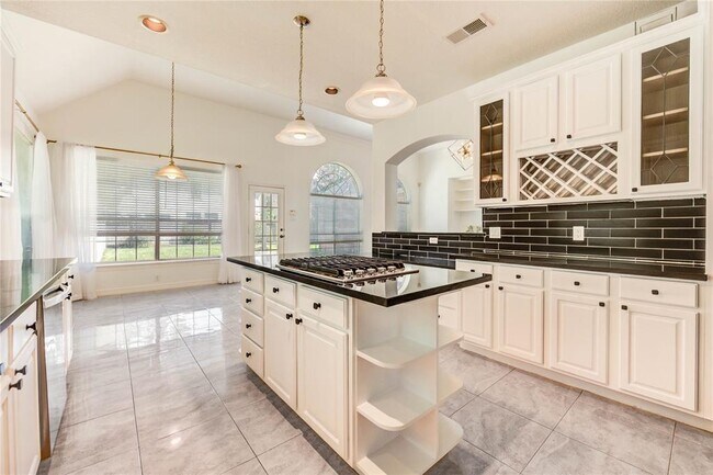 Building Photo - 8803 Memorial Creek Dr