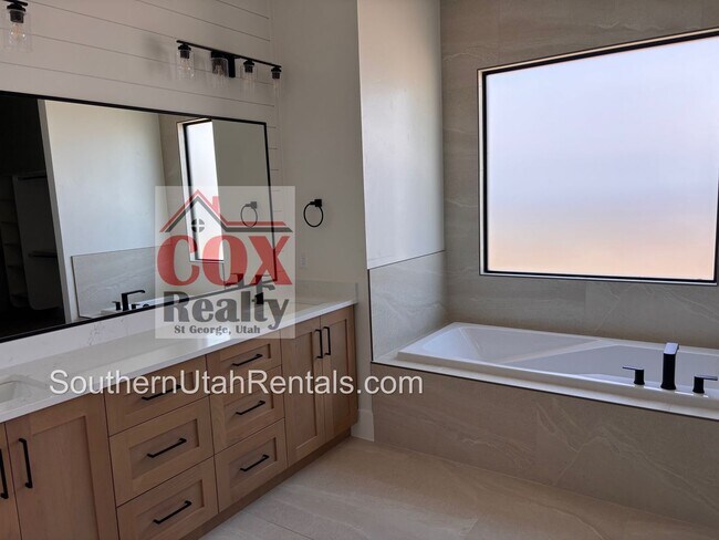Building Photo - BRAND NEW 6 bed  | 4 bath | 3 car garage c...
