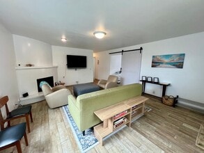 Building Photo - Furnished Single Family Home in Pacific Gr...