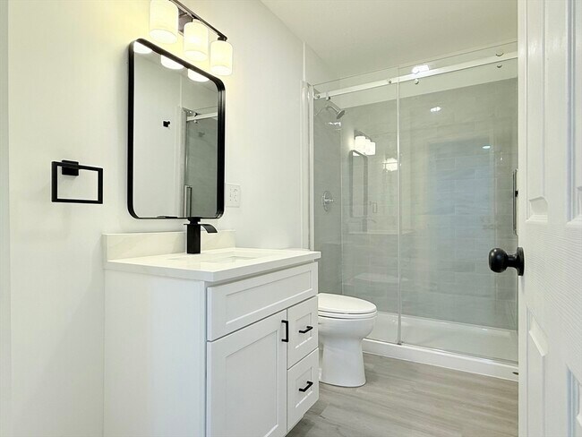 Building Photo - 23 Bellevue St