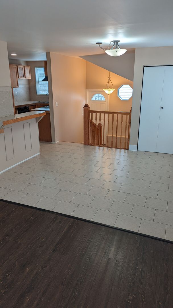 Building Photo - Spacious 2-Bedroom Home Available NOW!