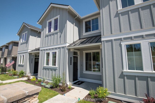 Building Photo - 3032 NE Terreo Pl