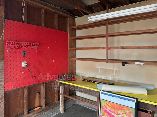 Building Photo - 2315 NW Circle Blvd