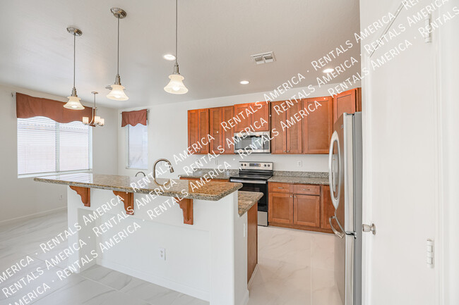 Building Photo - 885 W Caroline Ln