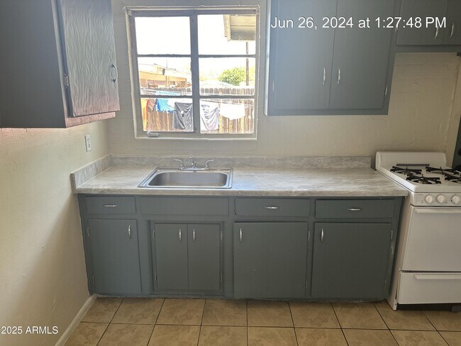Building Photo - 6527 N 59th Dr