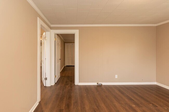 Building Photo - One Bedroom Private Residence