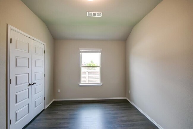 Building Photo - 261 Horsemint Way