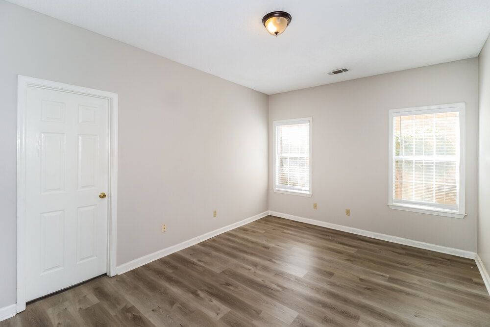 Building Photo - 8692 Overcup Oaks Dr