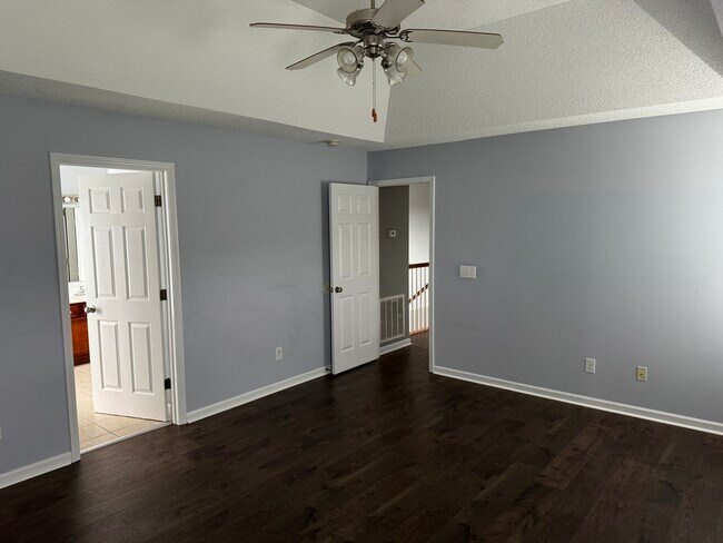 Building Photo - 806 Galloway Dr