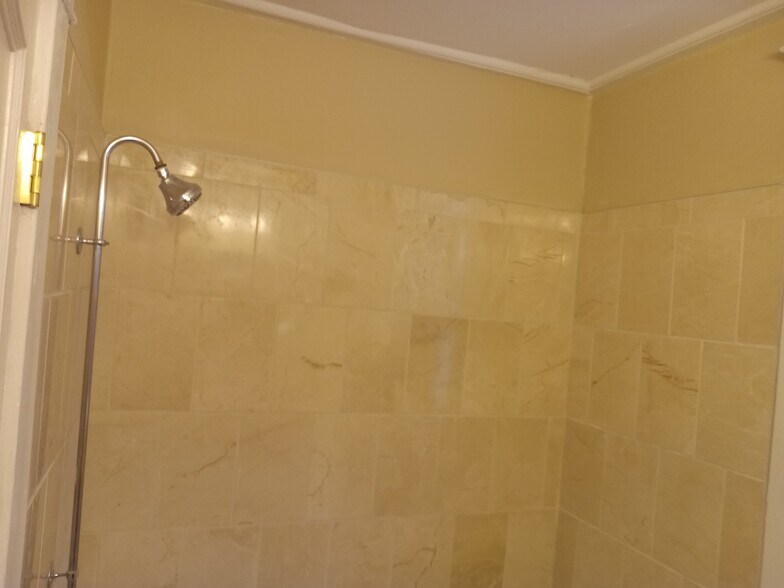 Building Photo - 1219 Wilmington Ave