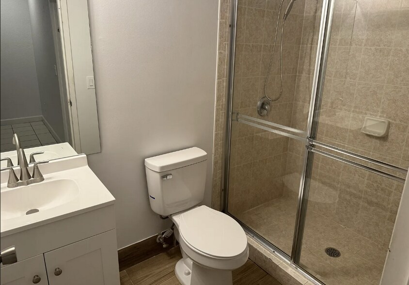 Building Photo - 3516 Shoma Dr