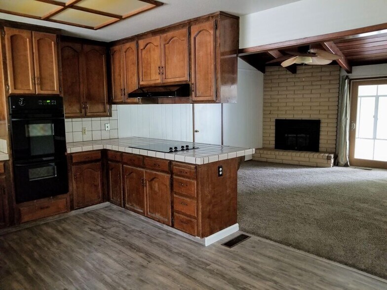 Building Photo - 1200 Romano Way