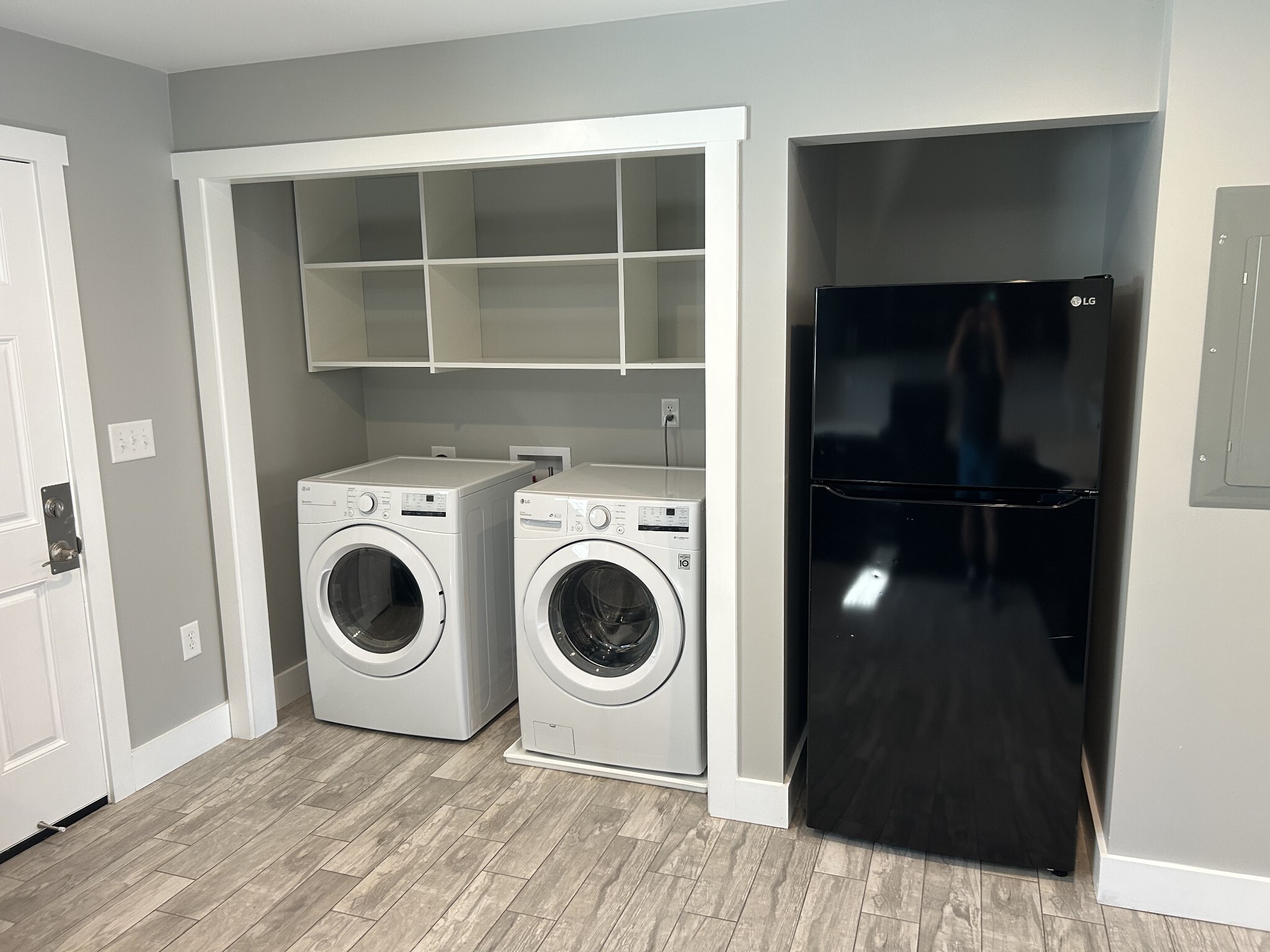 Building Photo - 2611 Lakevilla Dr