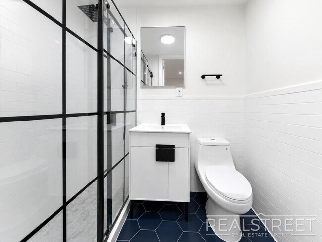 Building Photo - Stunning NEW 2 BR in Clinton Hill with in unit W/D