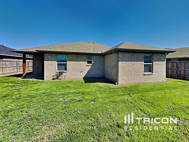 Building Photo - 705 Barkridge Trail