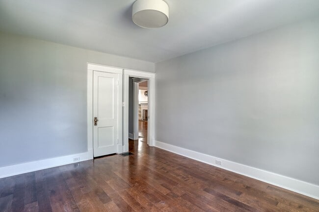 Building Photo - HOUSE FOR RENT