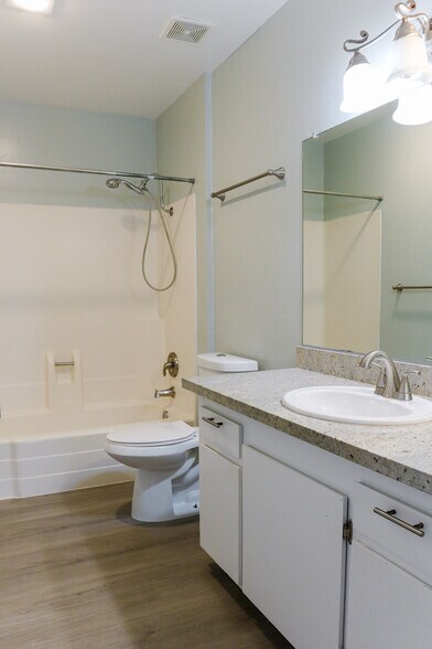 Upstairs Bathroom - 712 Silver Dr