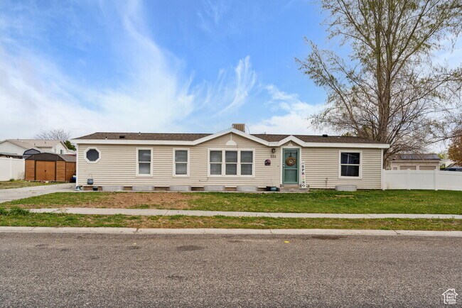 Primary Photo - 4 Bedroom in Tremonton!