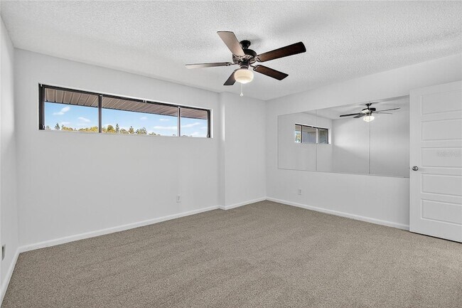 Building Photo - 13618 Greenfield Dr