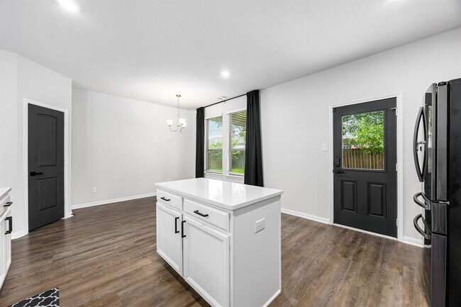 Building Photo - 11323 Cora Ln