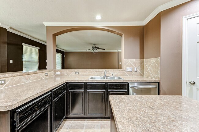 Building Photo - 11018 Avon Brook Ln