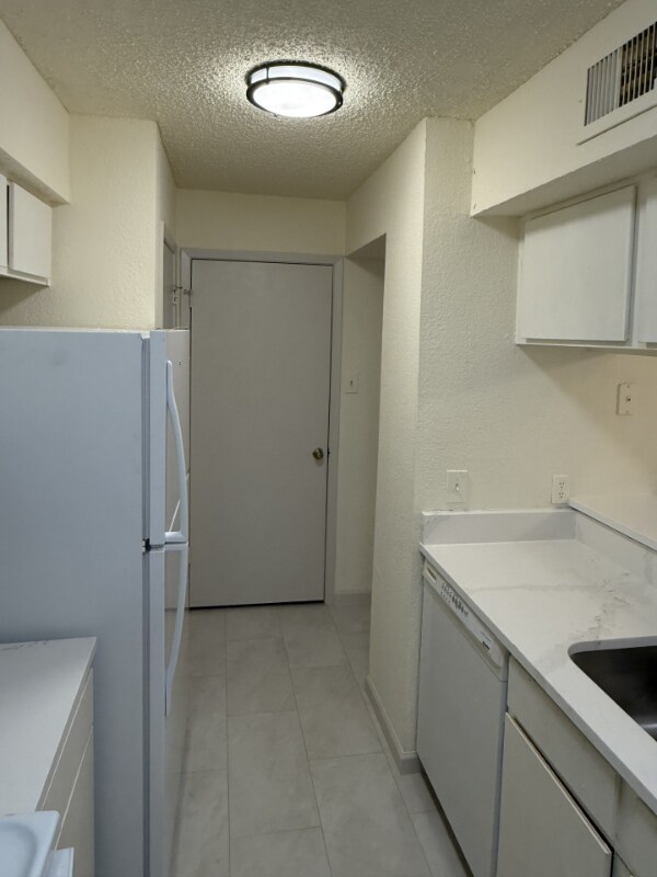Building Photo - 12480 Abrams Rd