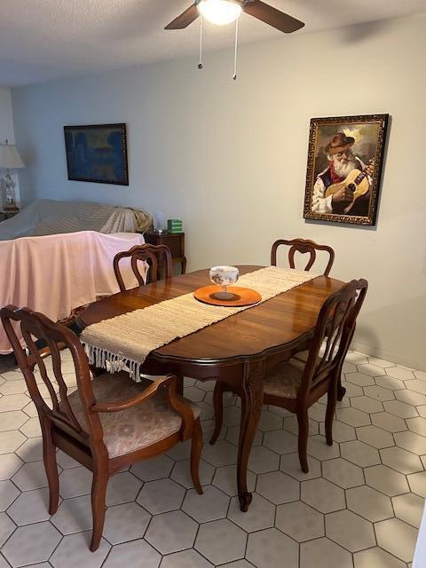 Building Photo - 221 Lake Meryl Dr