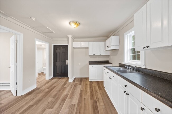 Building Photo - Two bedroom home!