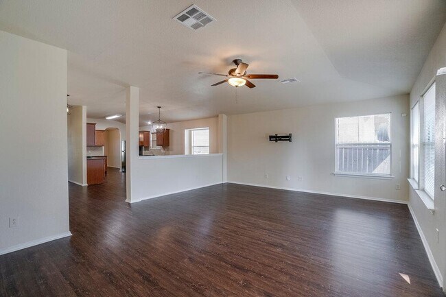 Building Photo - 1313 Honey Blossom Dr
