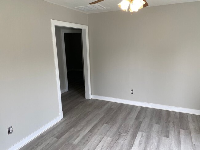 Building Photo - 1/2 Off 1st Month's Rent!! 2 bedroom House in the Randolph Community