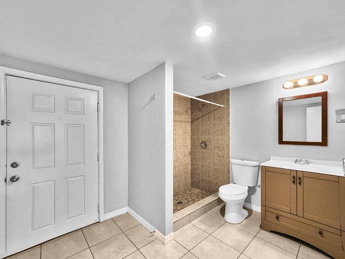 Building Photo - 10849 60th Ave N