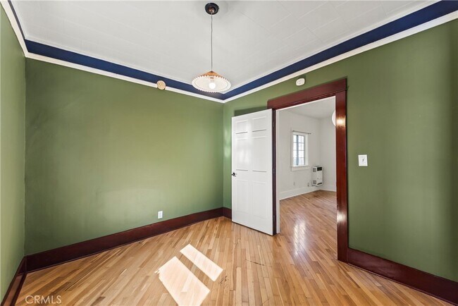 Building Photo - 1069 Laguna Ave